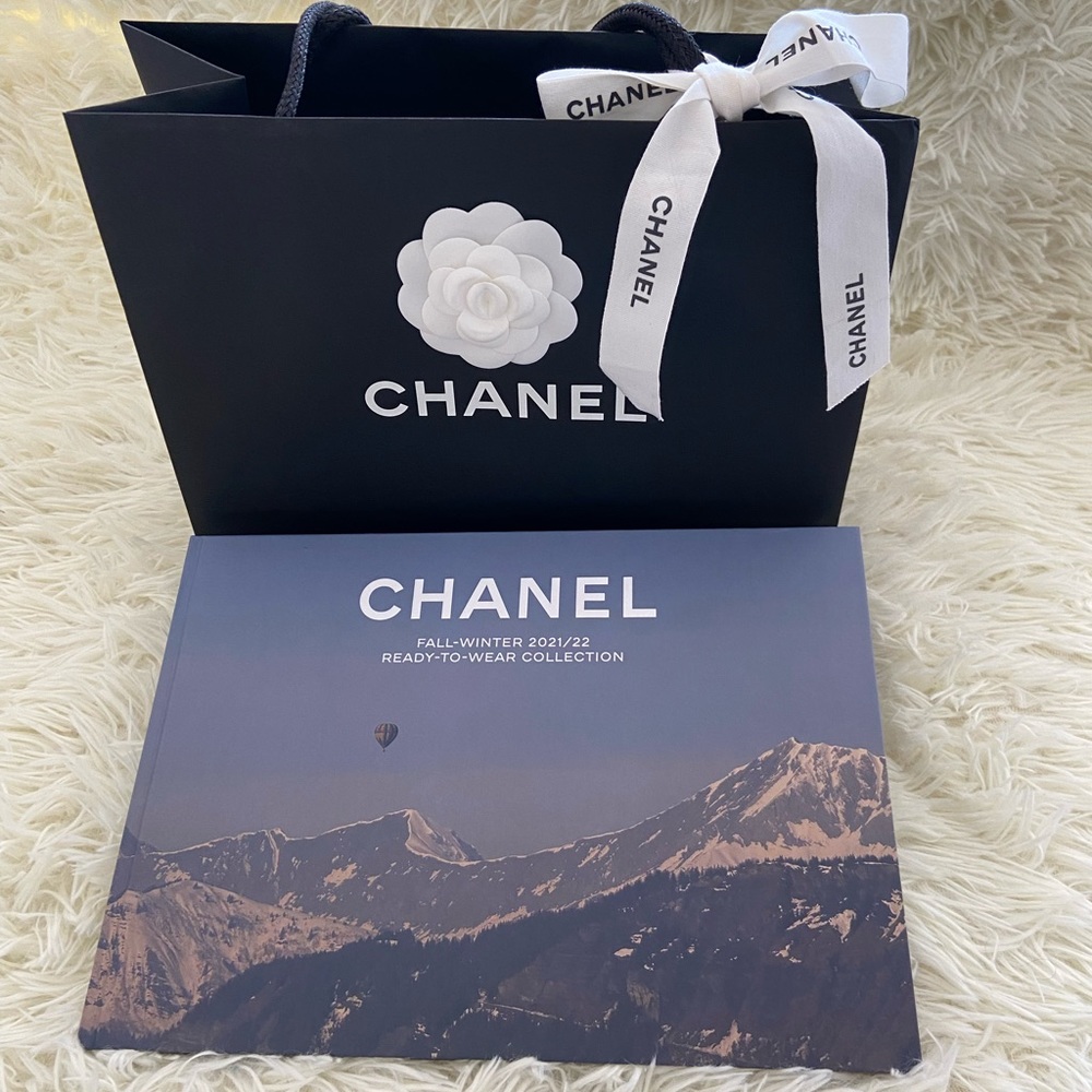 Chanel Table Book (only paper bag for sale)